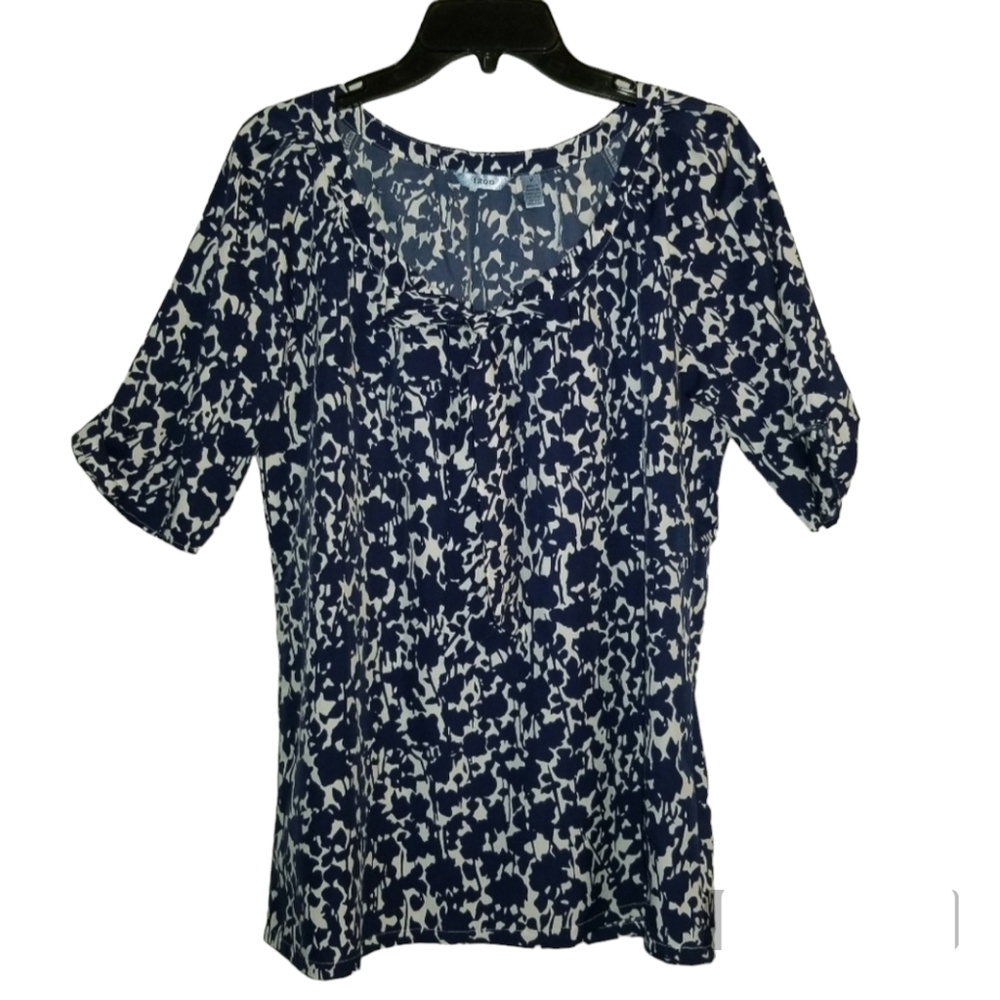 Izod Blue White Floral Top Blouse Size M Womens Short Sleeve Pleated Arm